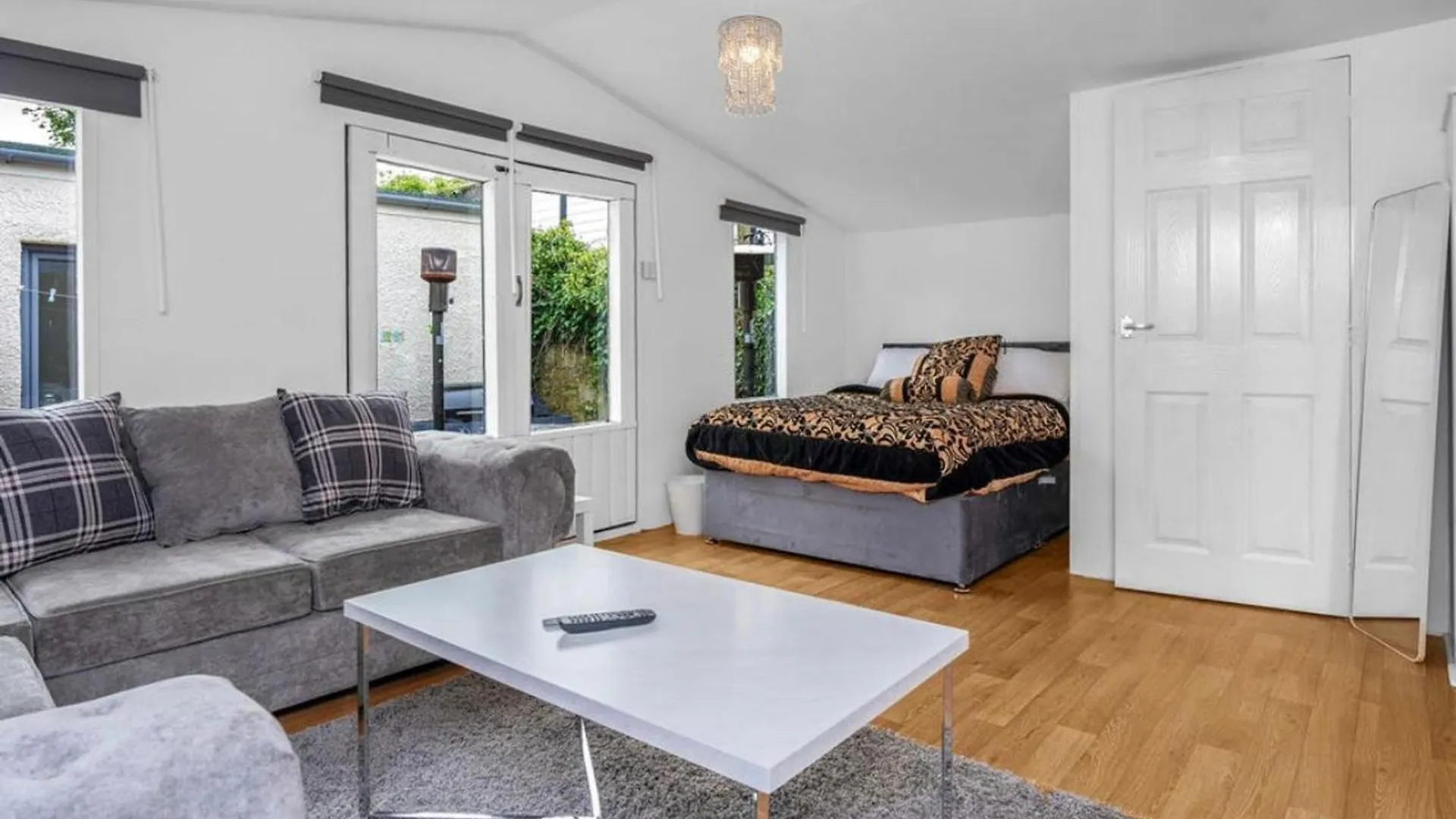 Charming Edinburgh Guest Room With Private Entrance 5 Min Buses To City Centre 0*,  영국